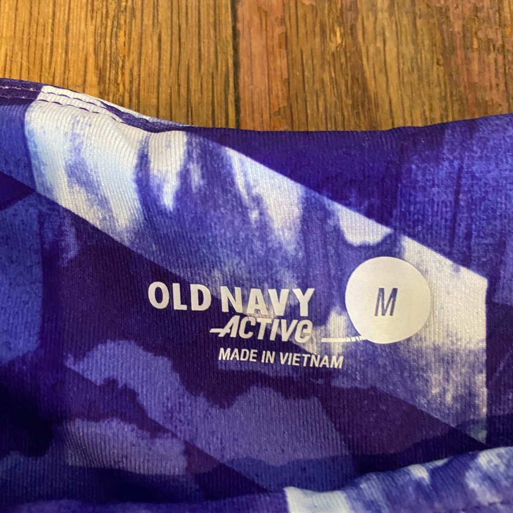 ๐ฅNWOT Old Navy Active purple workout capris M - Picture 3 of 3